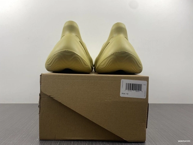 Foam Adidas RNNR Yeezy Sulfur GV6775 1115